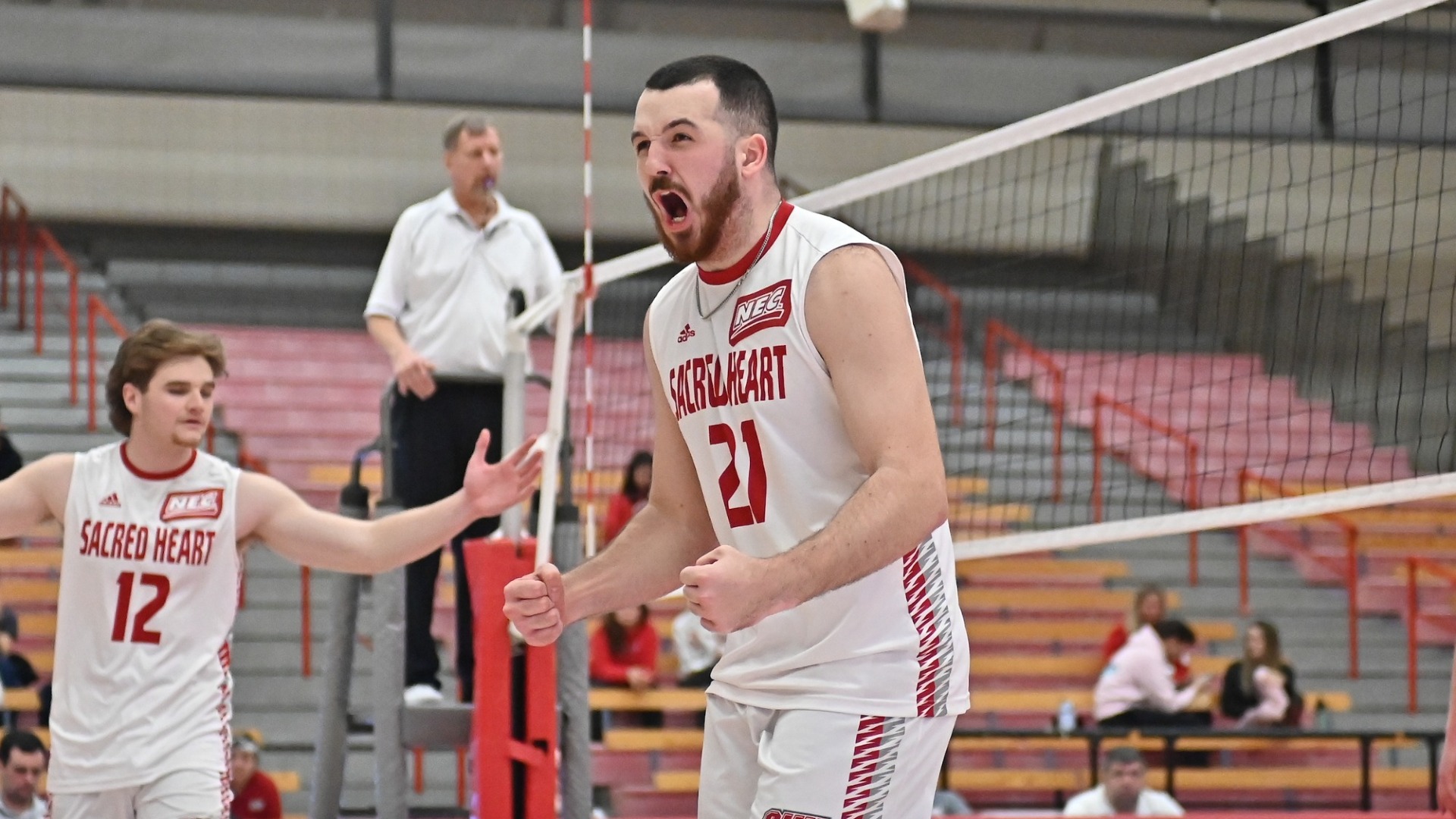 Men's Volleyball Wins Five Set Thriller Against Merrimack Sacred