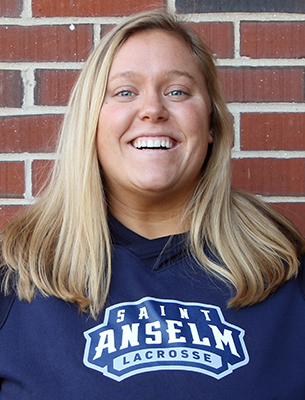Maddy Hooper Headshot
