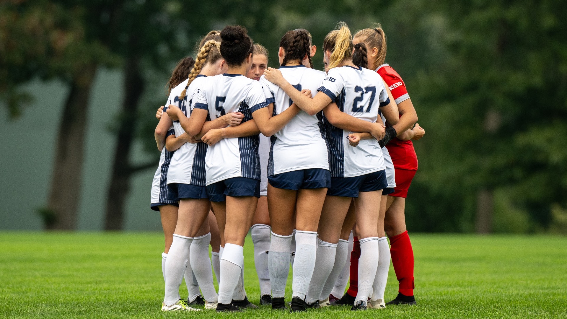Women's Soccer Suffers First Conference Loss to Bentley Saint Anselm