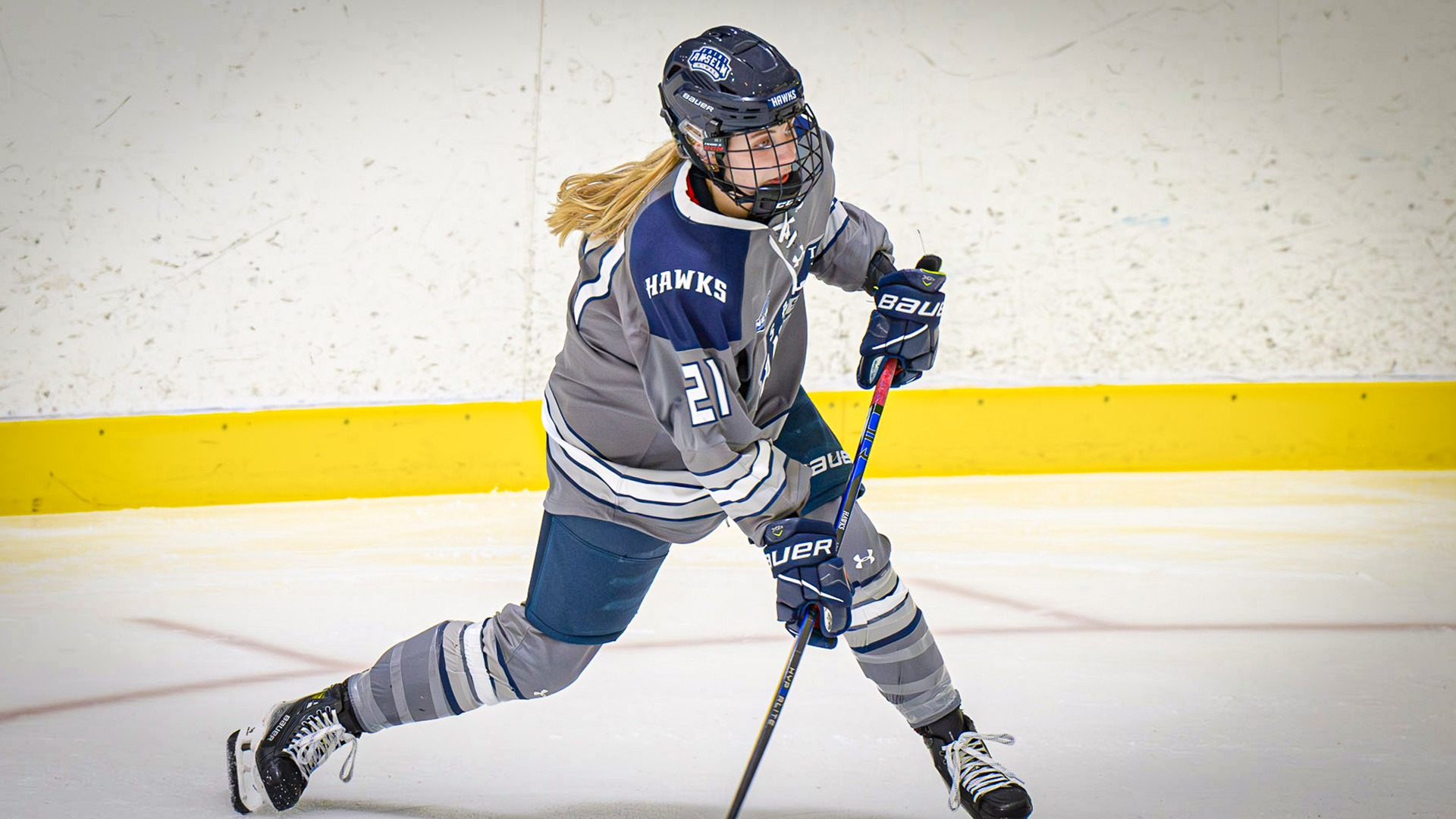 Women's Ice Hockey Drop Season Opener to Merrimack College, 32 Saint