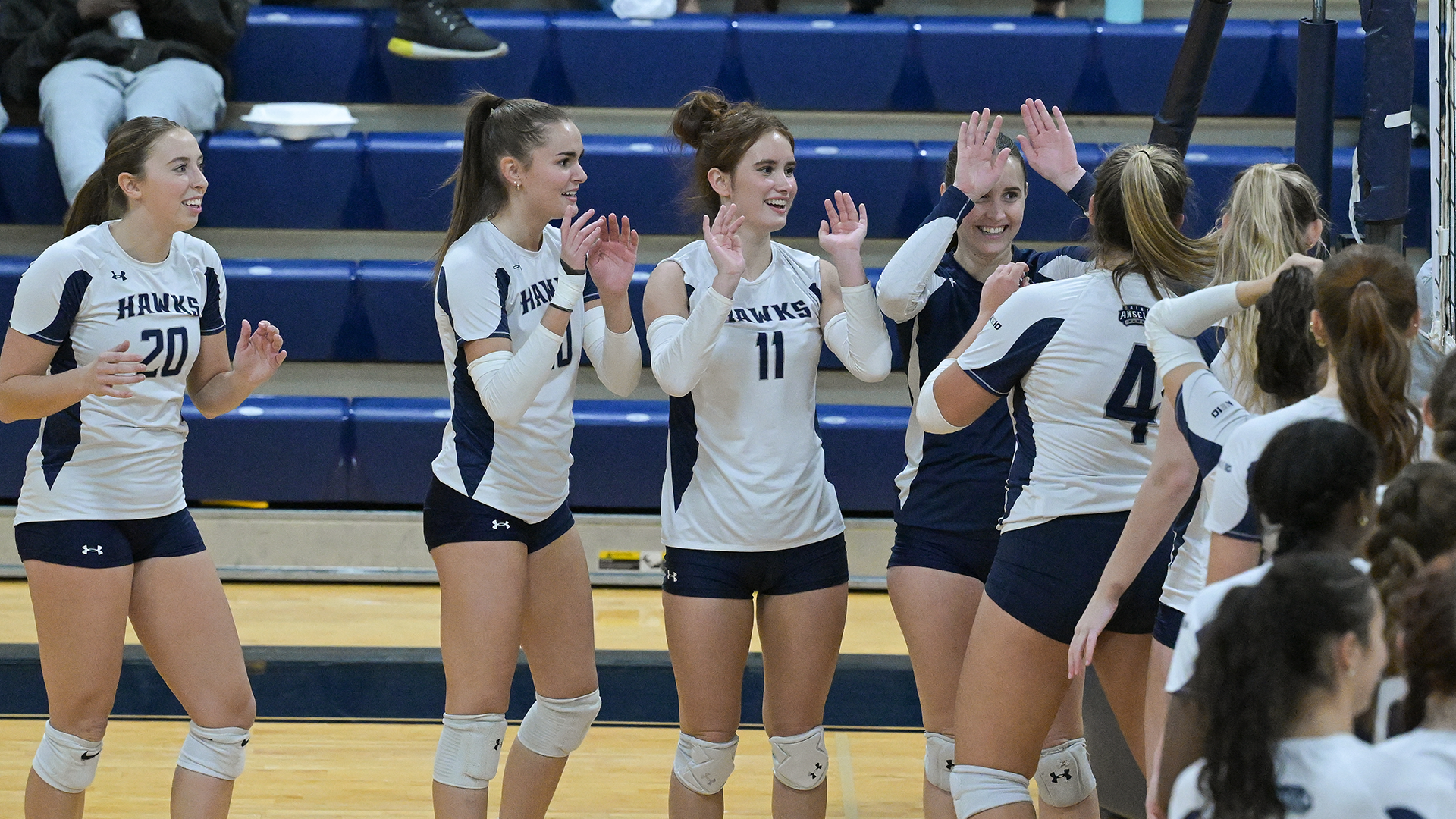 VB Team Pregame High Fives