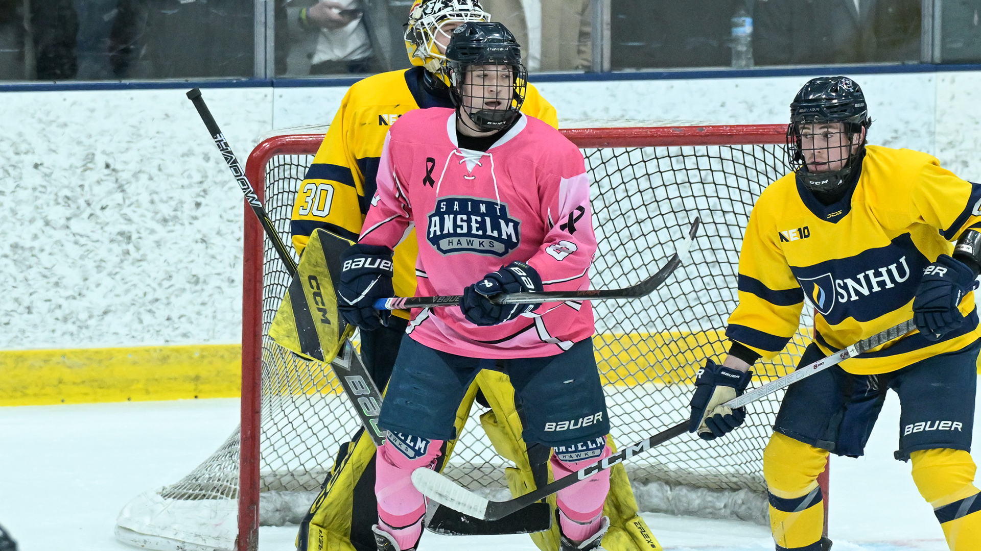 MIH Player standing in the slot vs SNHU