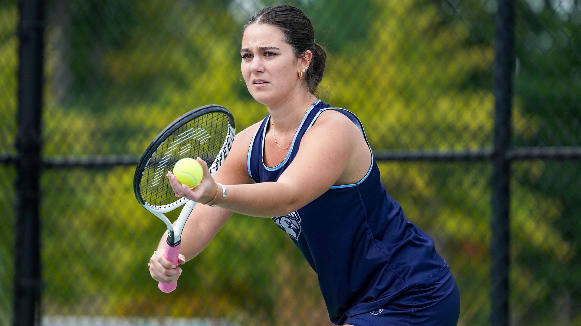 Elizabeth Murphy gets ready to serve