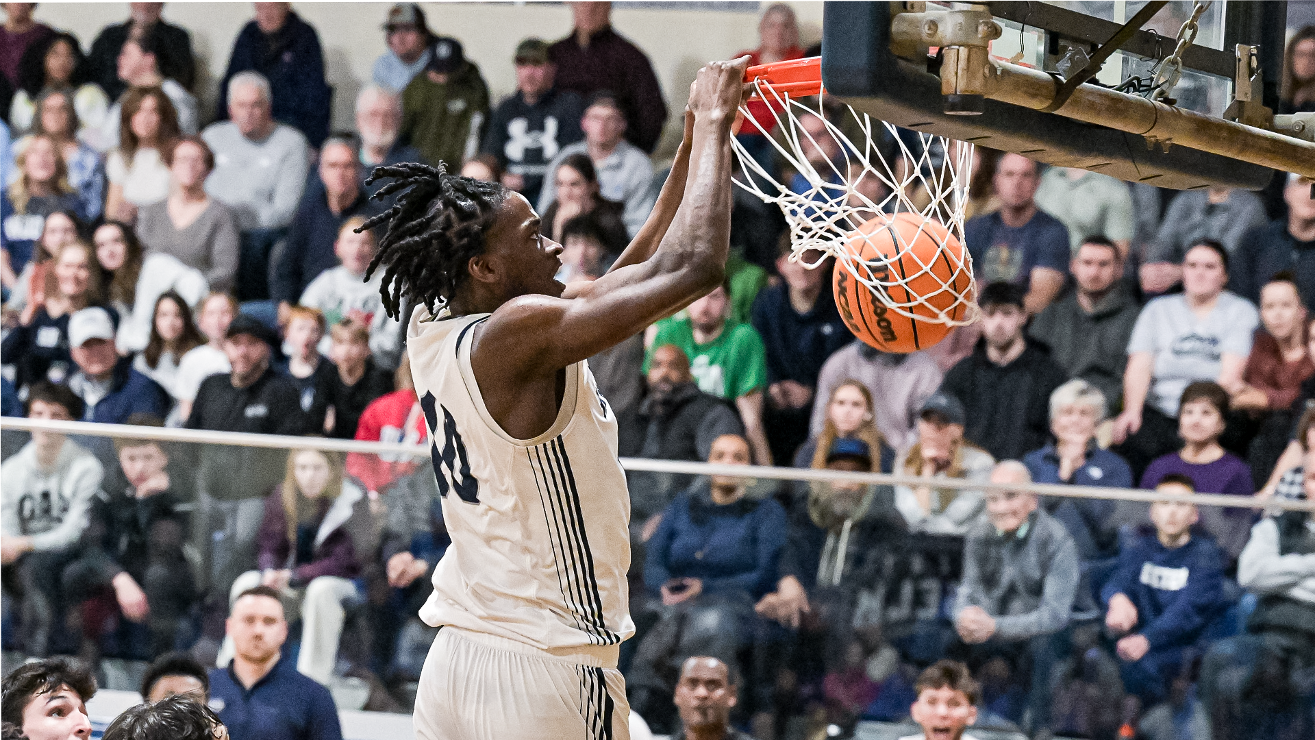 Edward Onyia dunk against Assumption in NE10 Semifinals