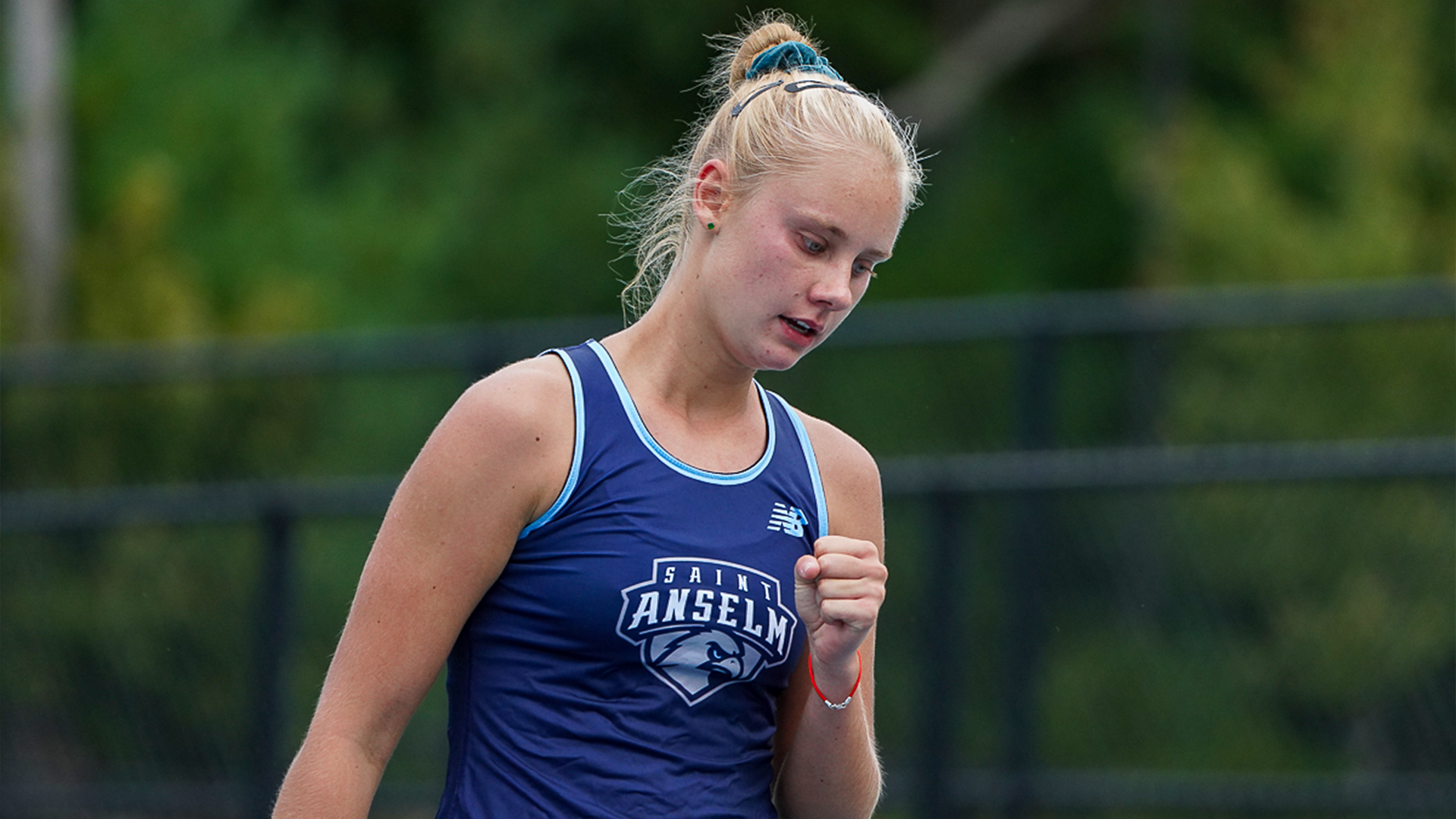 Polina Makarenko celebrates point won