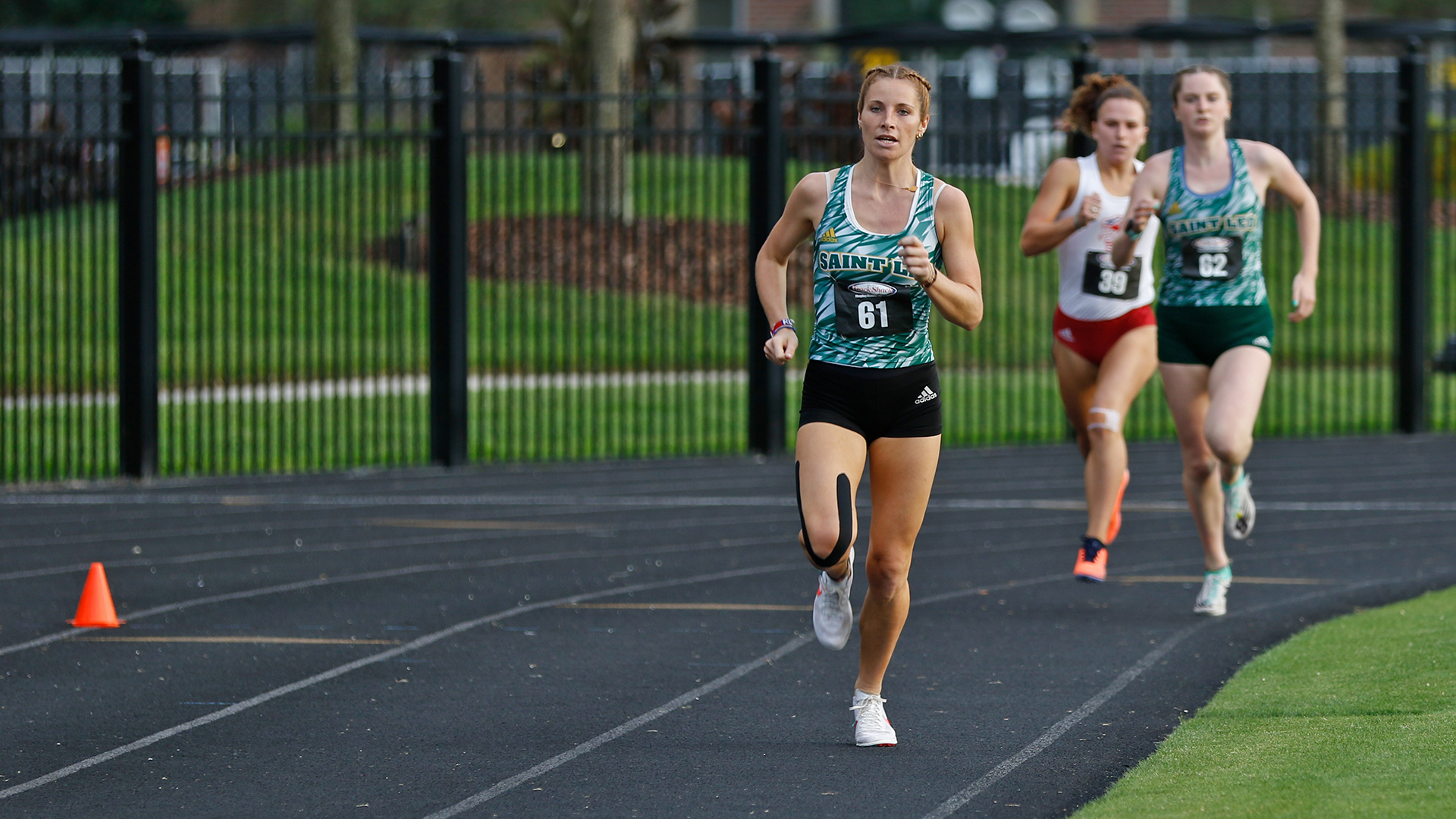 Tania Jarreau running on track