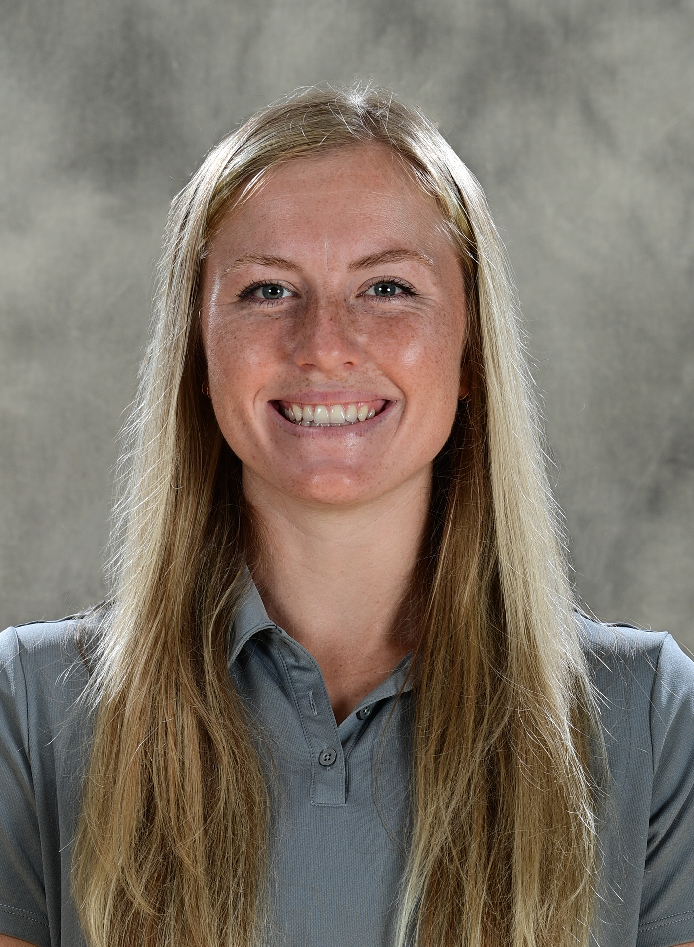 Kiersten Edlund Headshot 2022