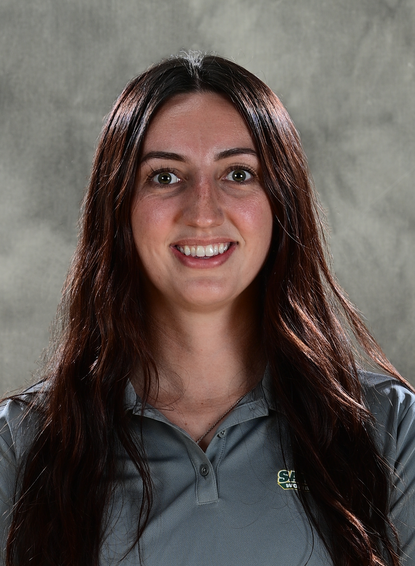 Laura Hallissey Headshot 2022