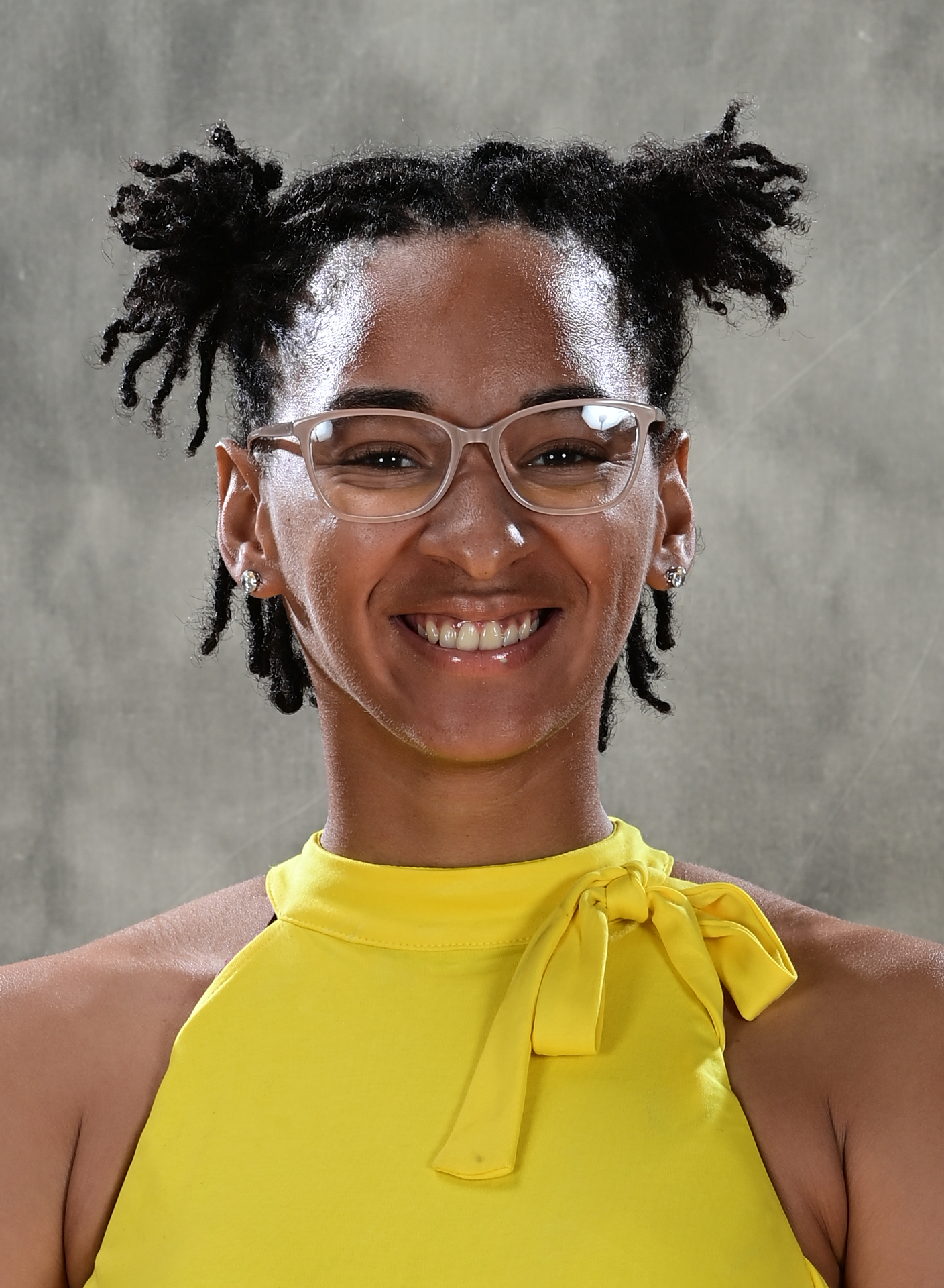 Nola Carter Headshot 2022-23