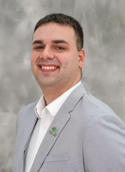 Spenser_Henke_2025_Headshot.jpg