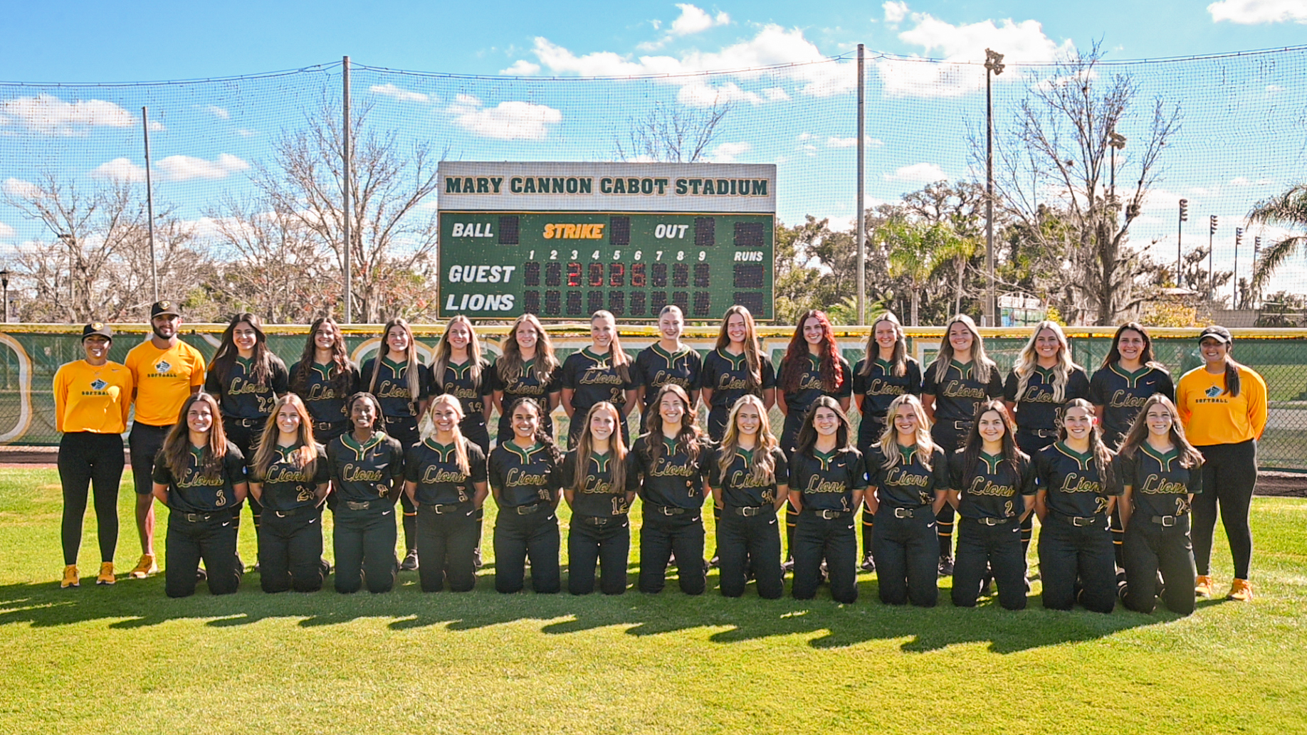 2026 Softball Team Photo