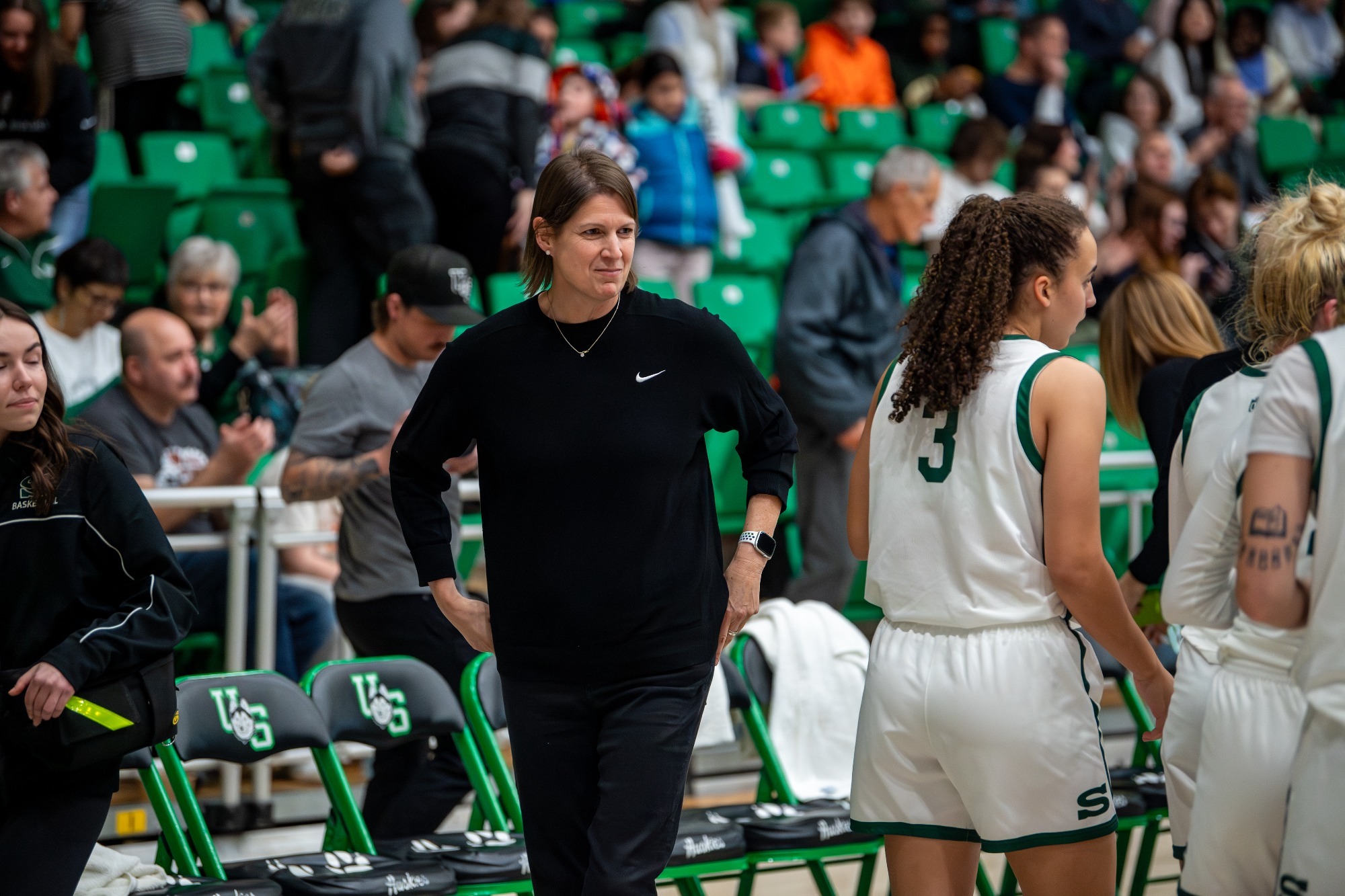 Lisa Thomaidis 2025-26