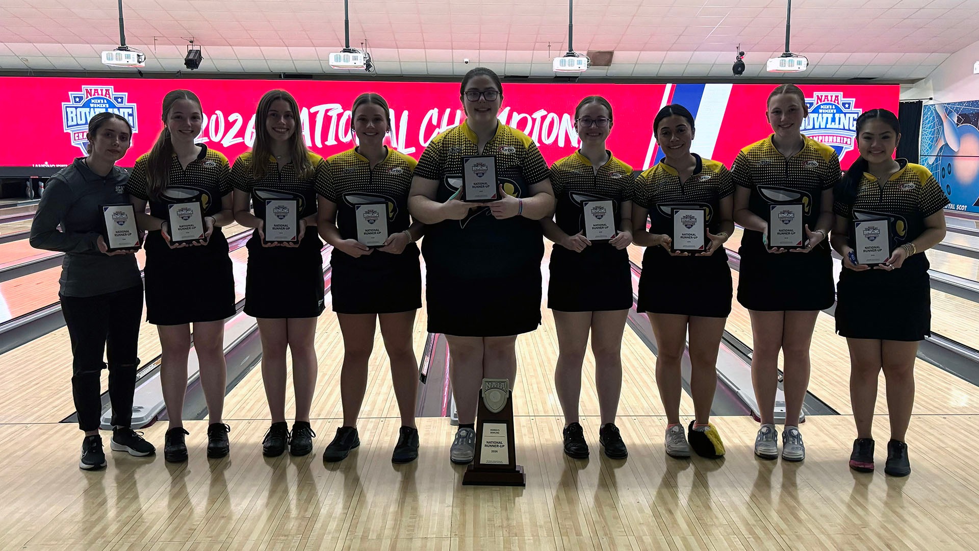 WBOWL2526_NAIA