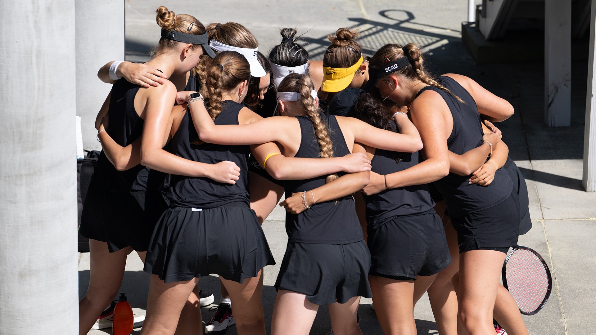 Women's Tennis Huddle
