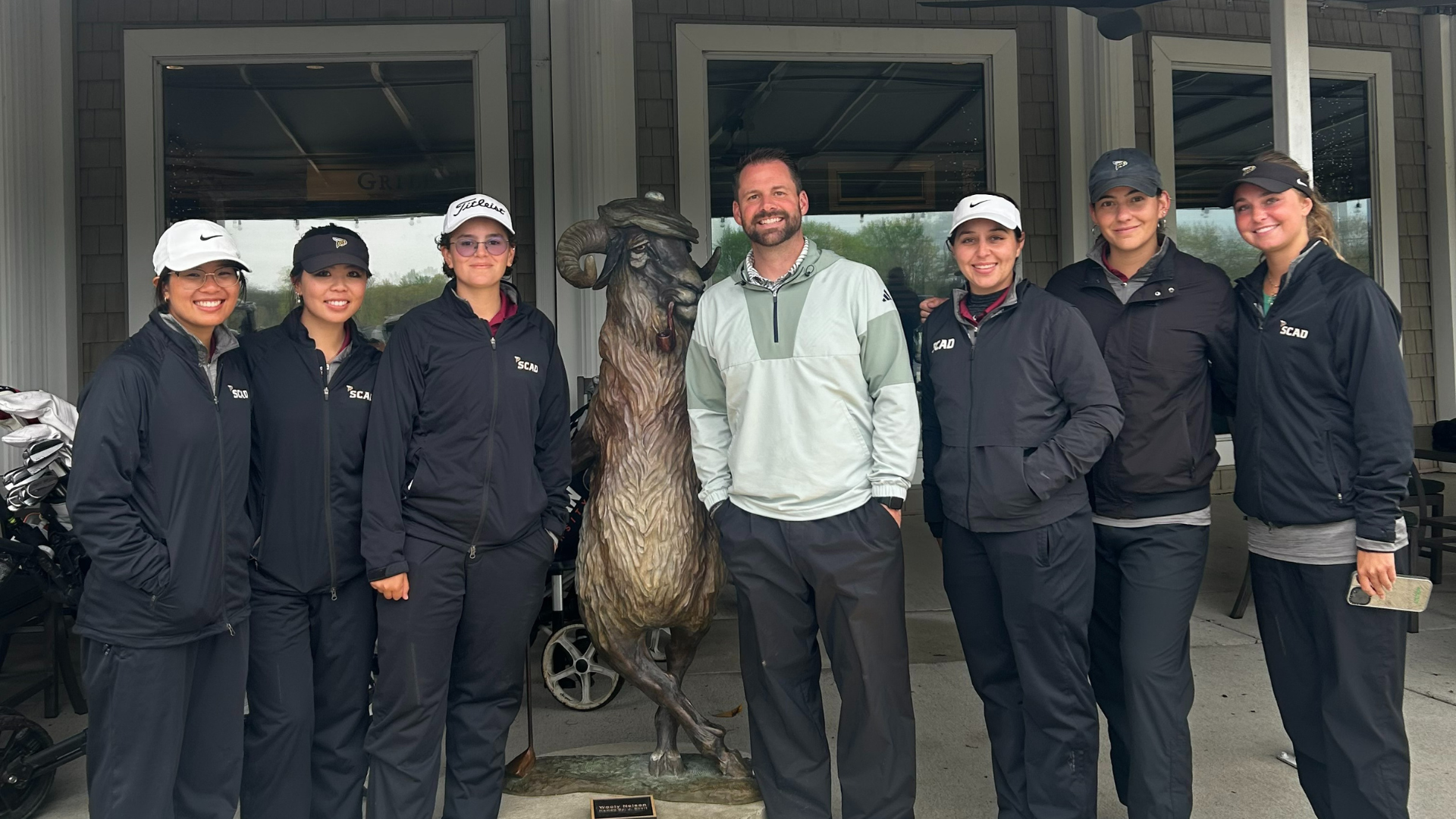 SCAD Golf poses after the Roadrunner Invitational.