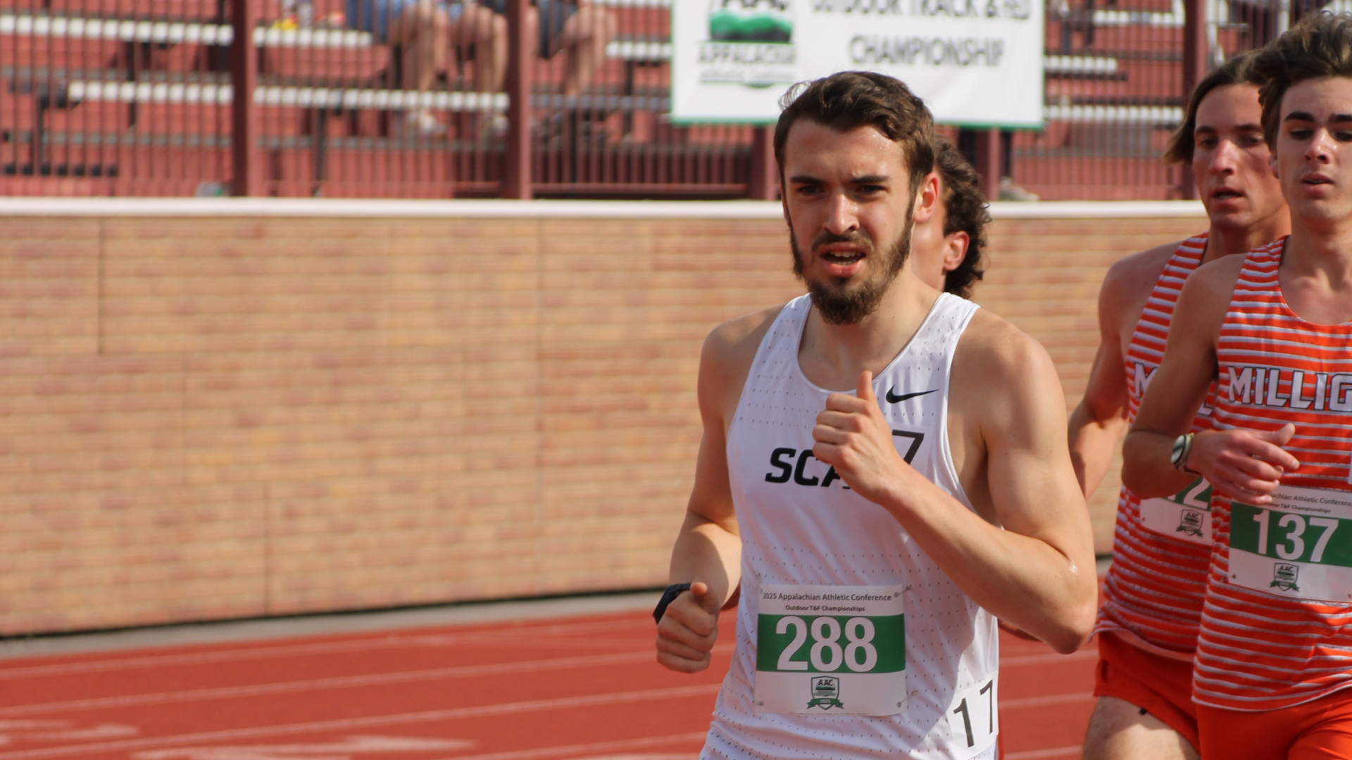 Cormac Dow races the 10K at the Lee Last Chance Invitational.