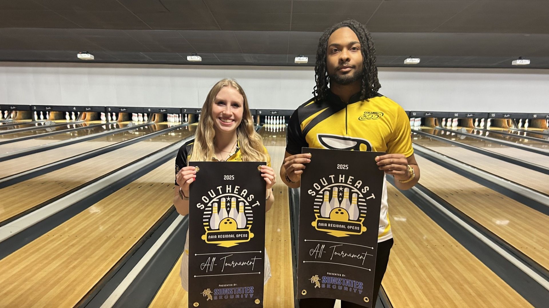 Mara Geiwitz and Kieryn Knox pose for a photo