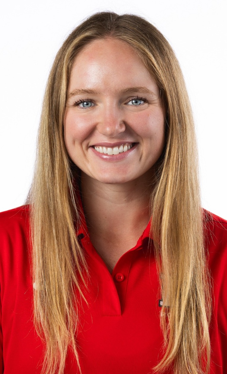 Emma Luniewicz Head Shot