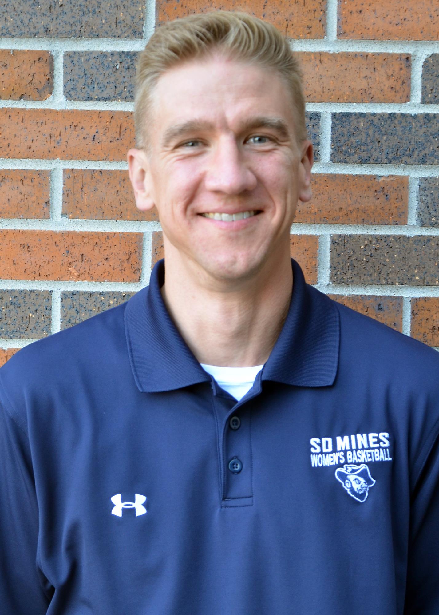 Ryan Larsen WBB HC 18-19