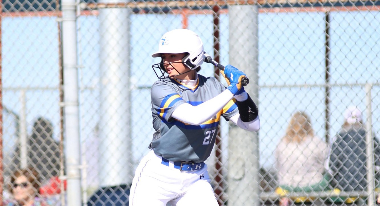 Edwards batting during the Alvy Early Memorial Classic