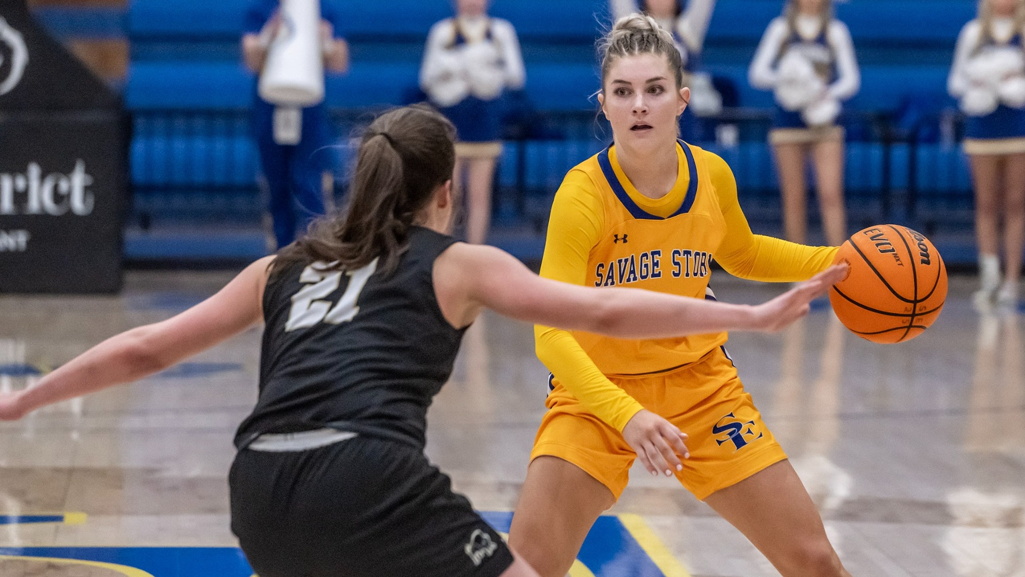 Stevie Stinchcomb looks to pass versus harding