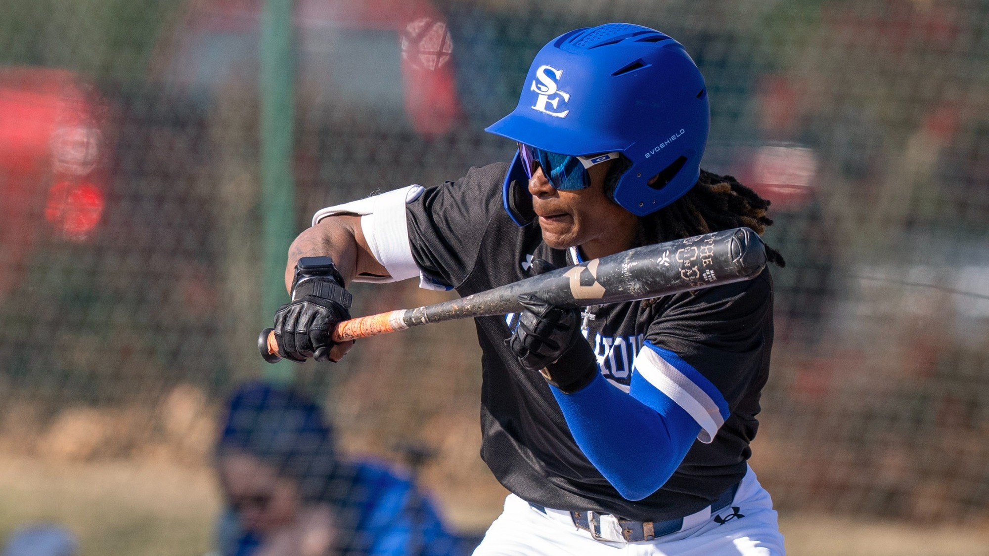 Tyler Payton squares to bunt