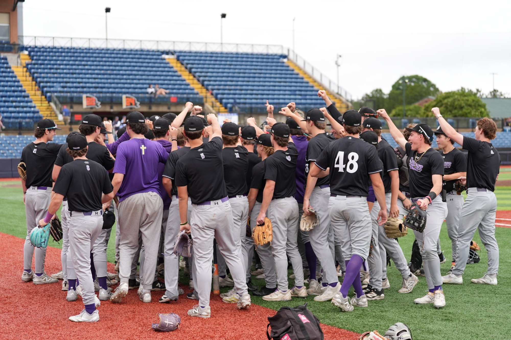 baseball team huddle