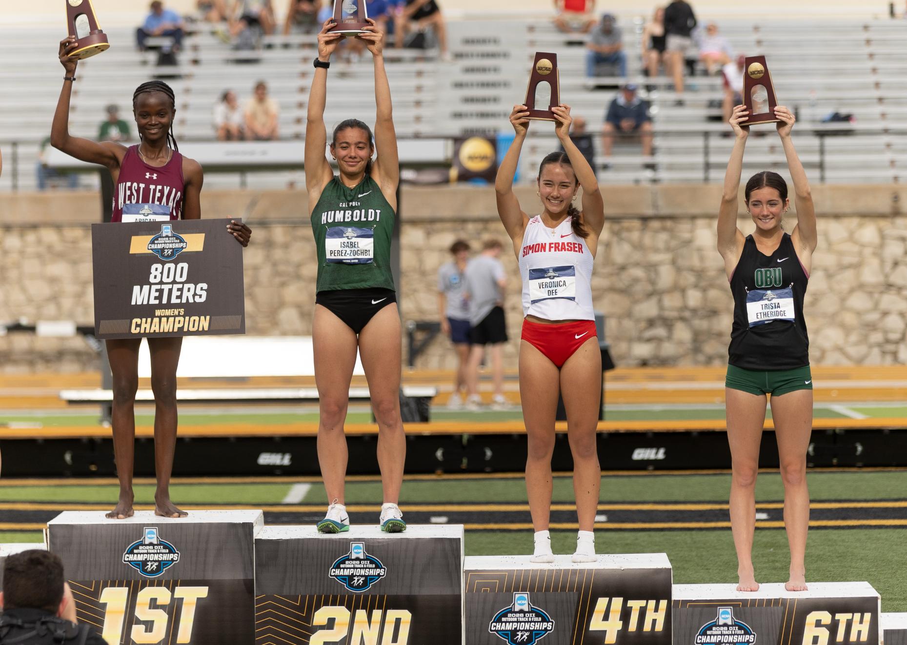 Champion SIMON FRASER UNIVERSITY ラグラン80s Ahl runs second fastest 3k in GNAC history, Andrews-Paul opens