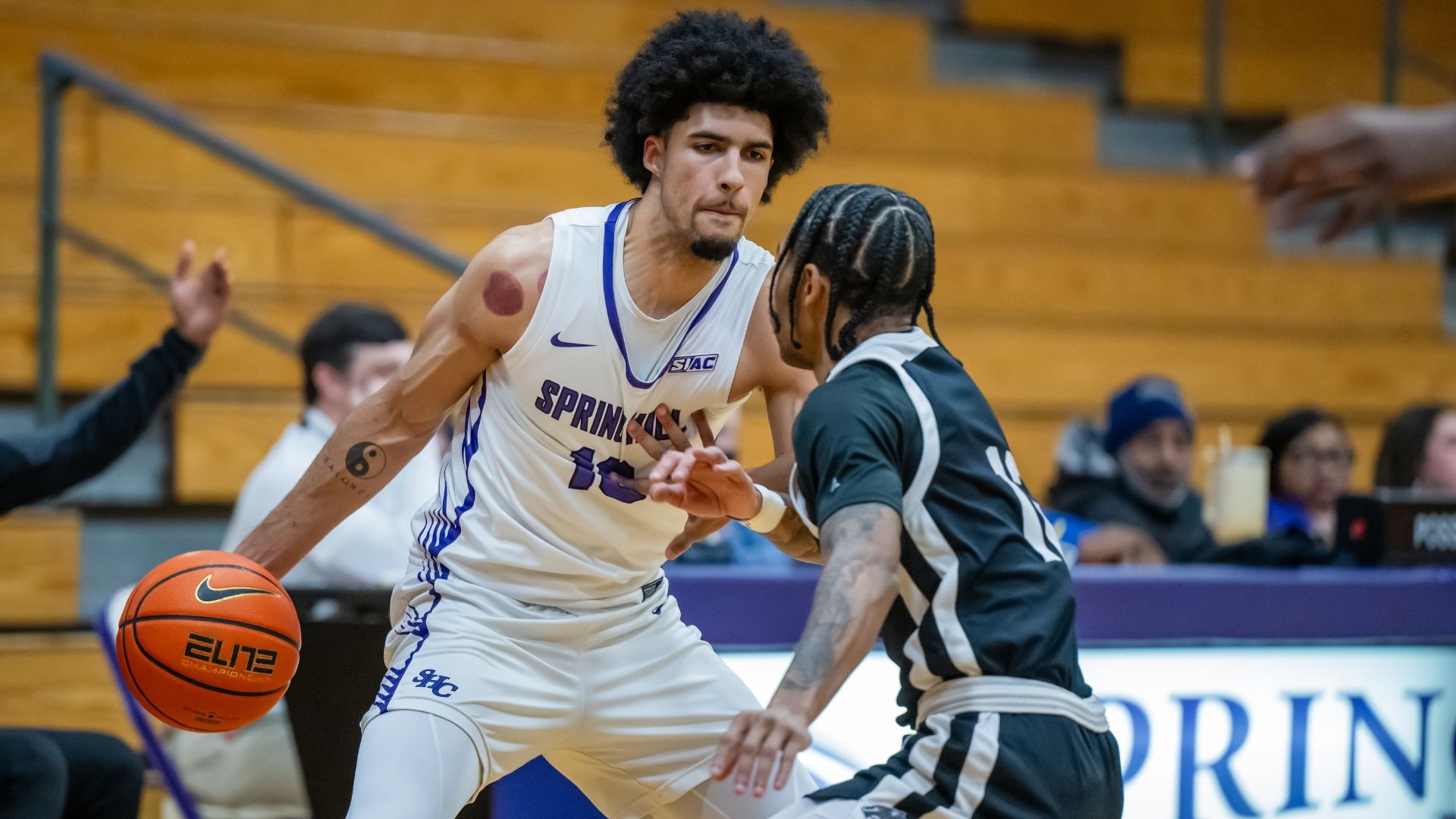 Brian Harris makes a move against the defense