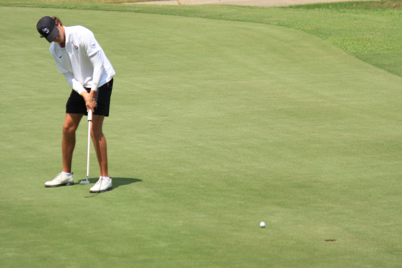 Kelsey_Nick_FullMoonBBQInvitation_Putting