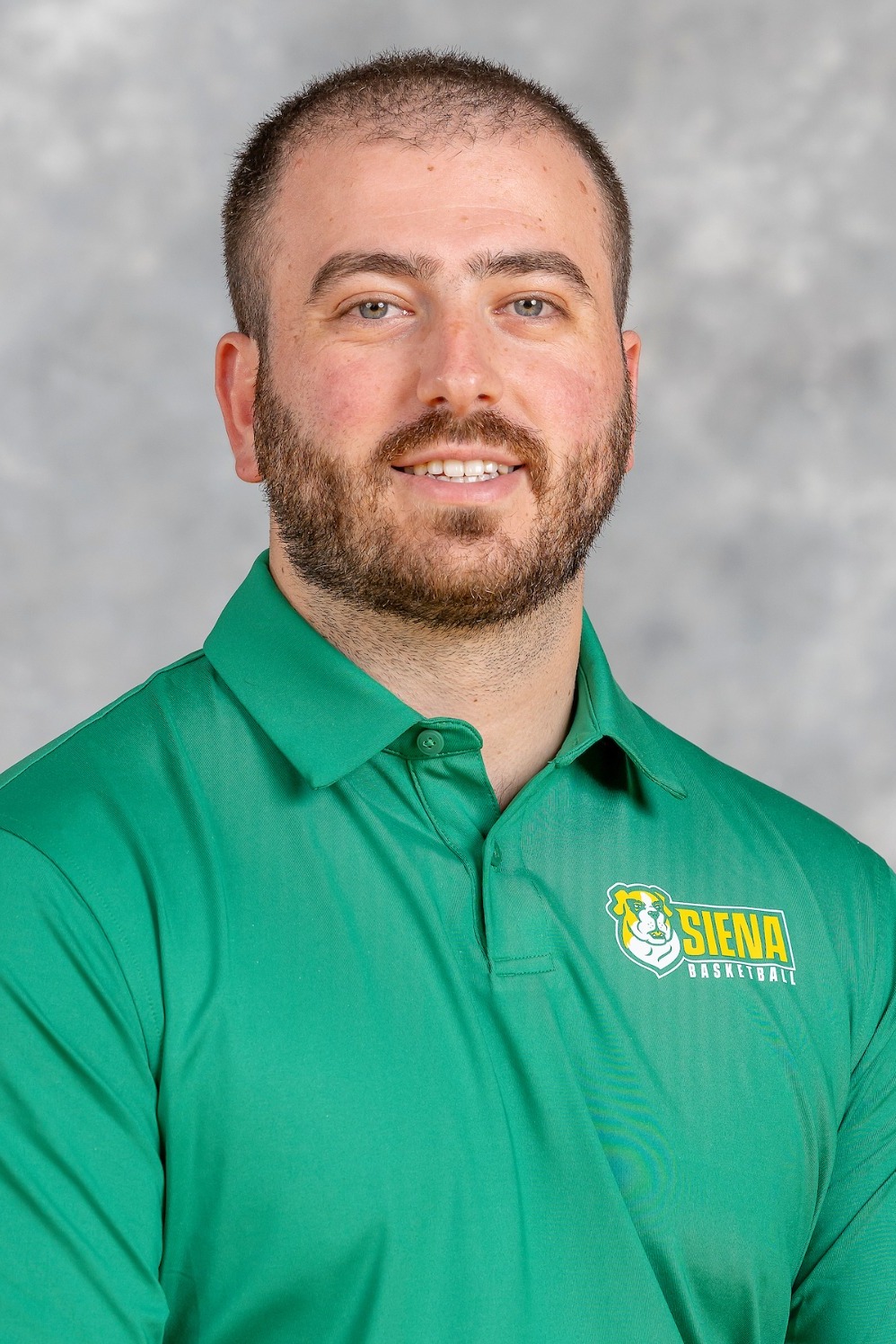 Coach Lee 24-25 Headshot 