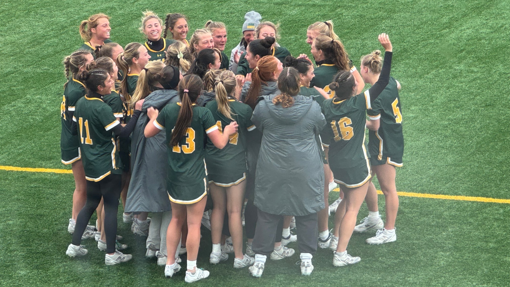 WLAX MSM winning huddle