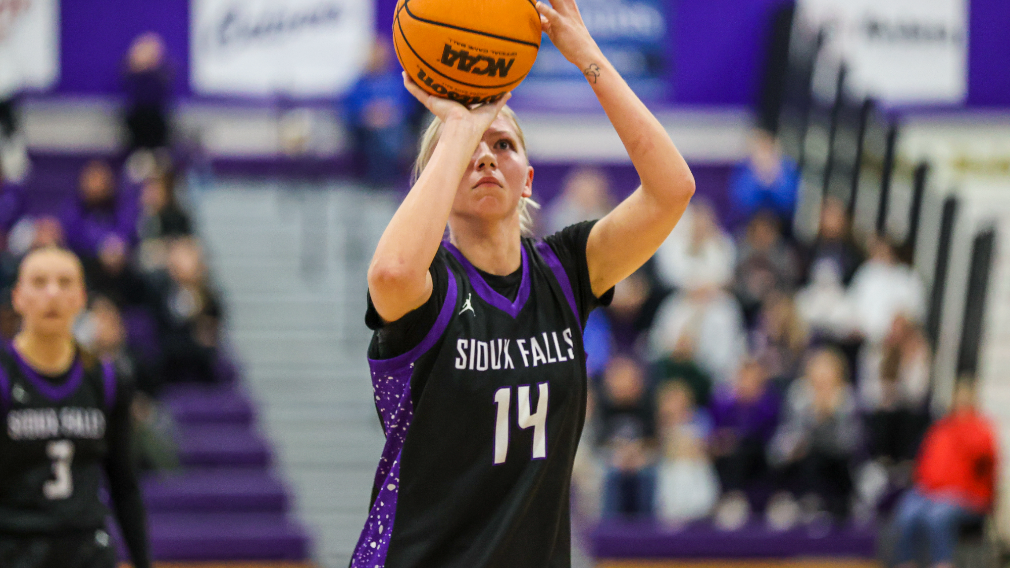 Dani Minsaas takes a free throw