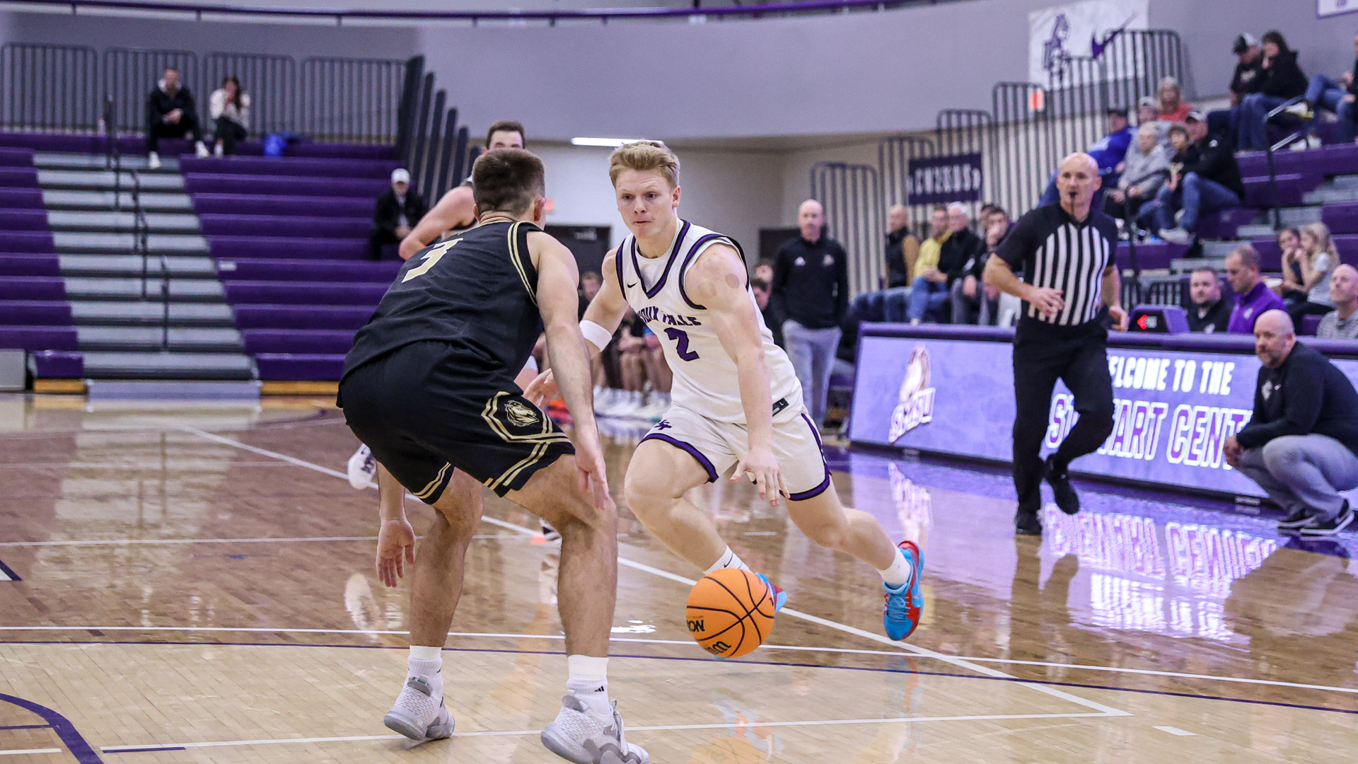 Brogan Madson attacks the basket