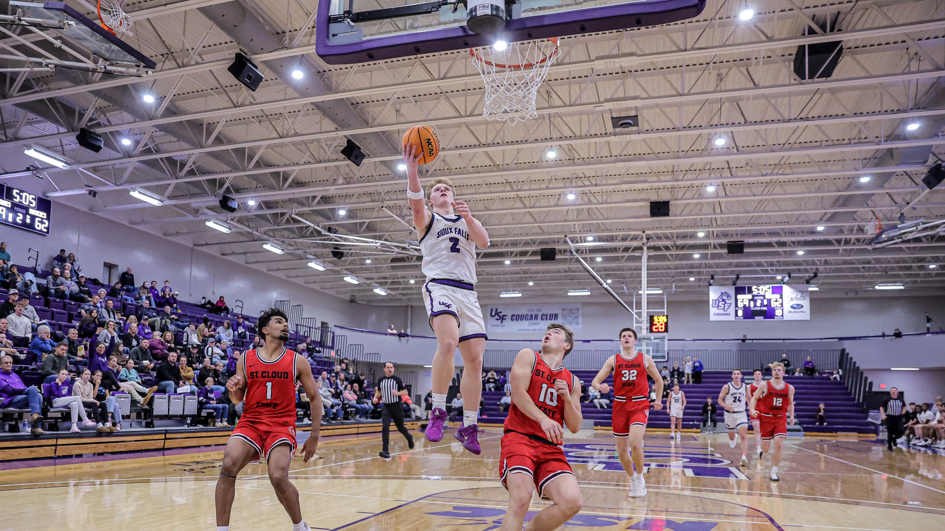 Brogan Madson takes a layup