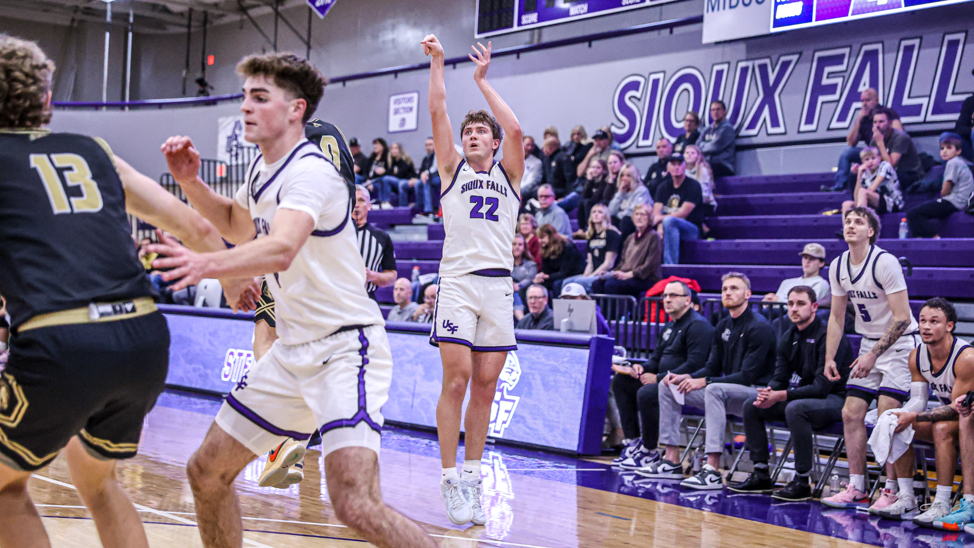 Kyle Ingwerson shoots a 3