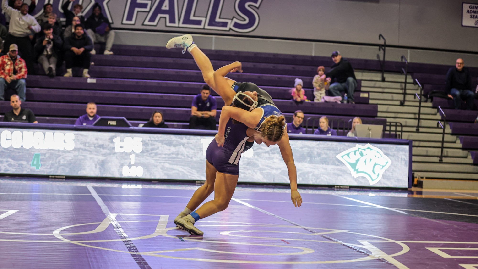 Ciana Grate gets a 4 point takedown