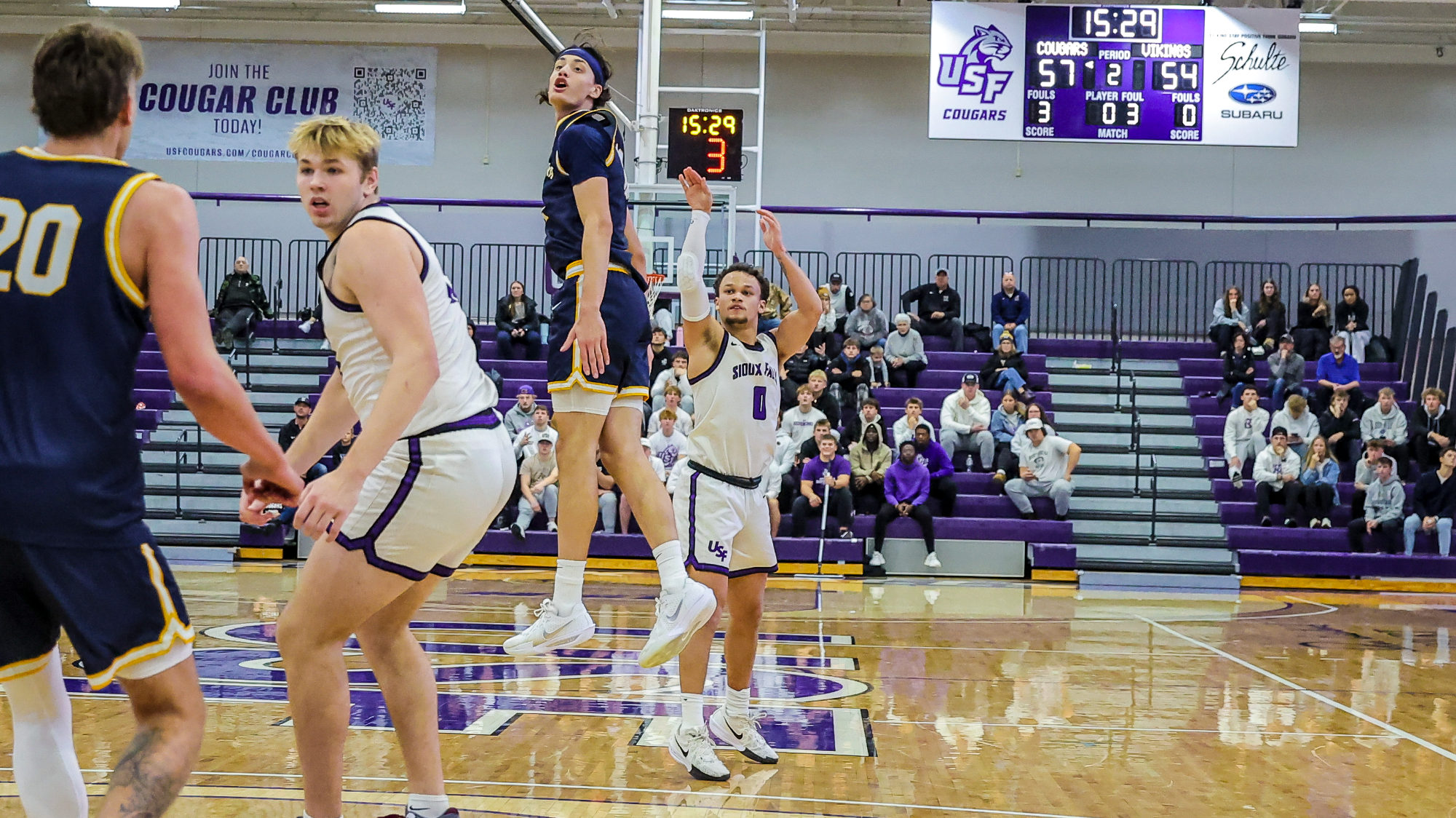 Taylen Ashley shoots a 3