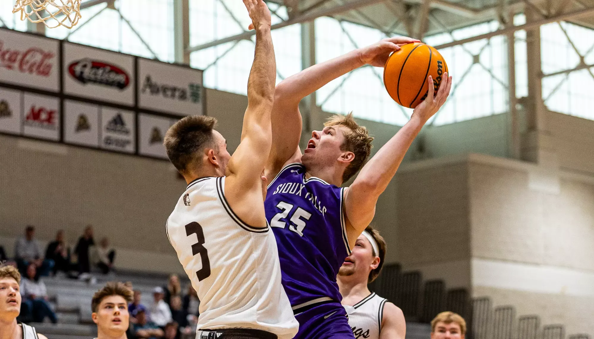 Bryon Laue takes a layup