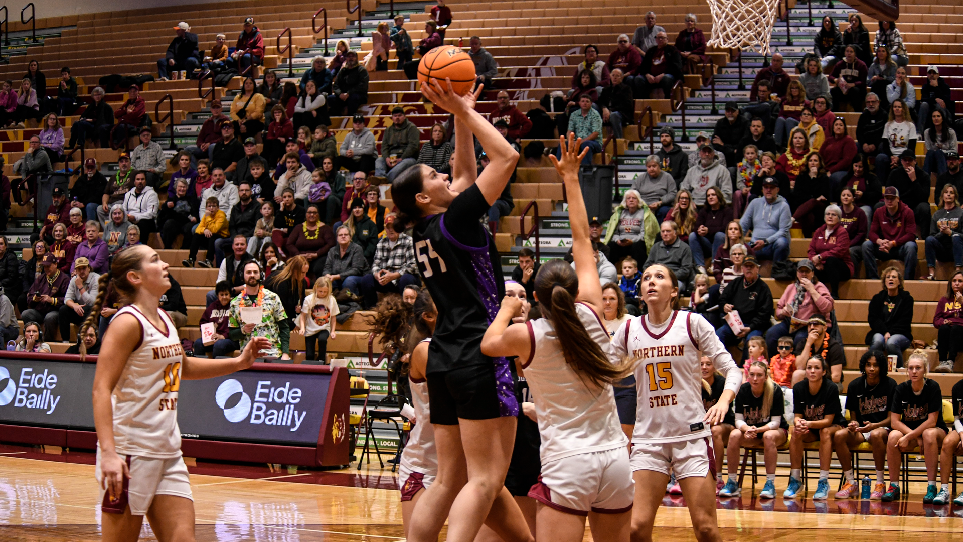 Krista Langager take a layup