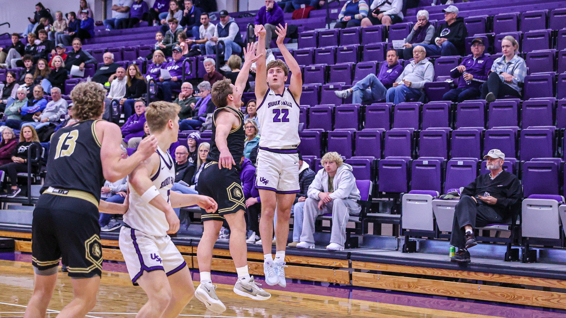 Kyle Ingwerson shoots a 3