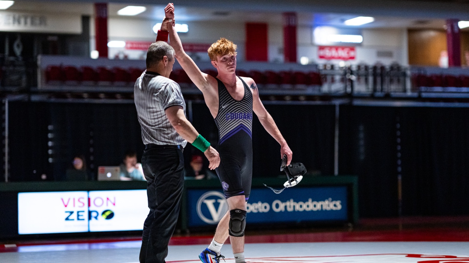 Vinny Mayberry defeats Dylan McDonald of Minot State