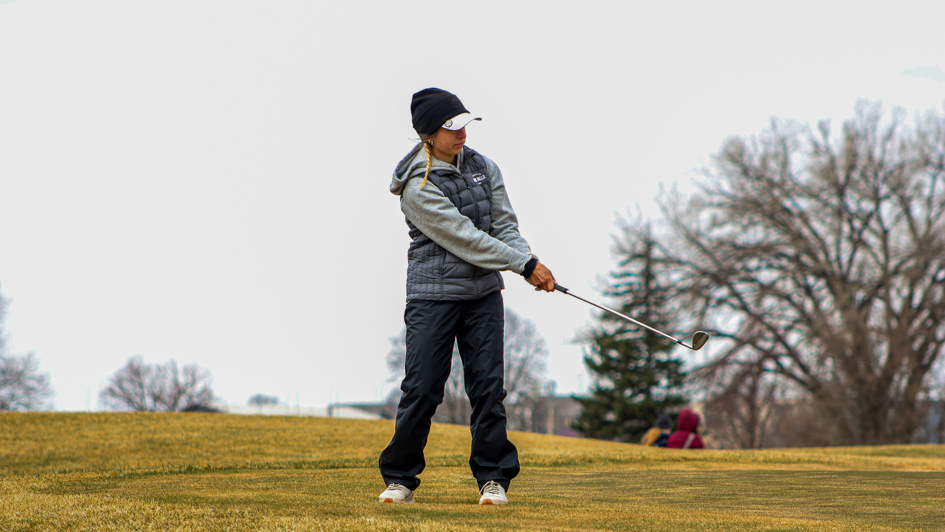 Abbie Ritzer follows through on a chip shot