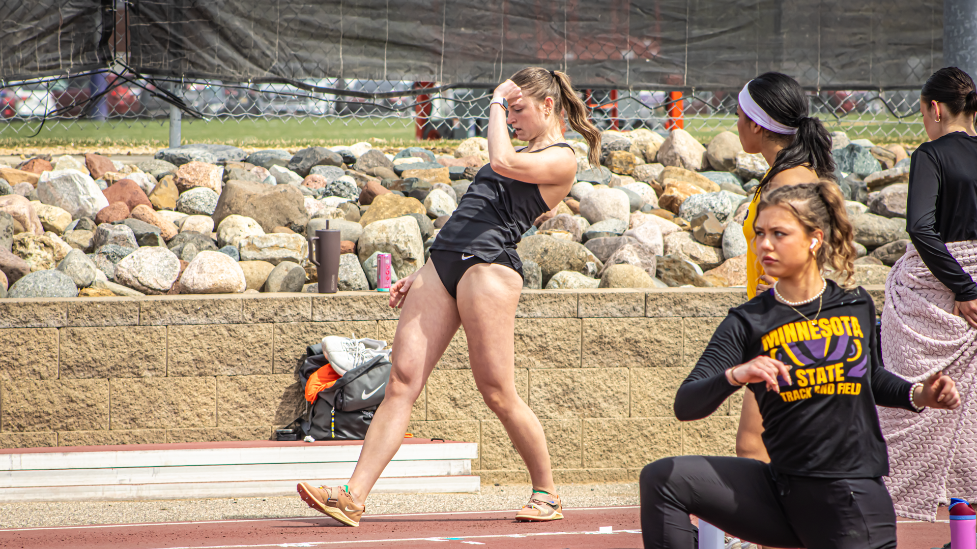 prepares to start her long lump