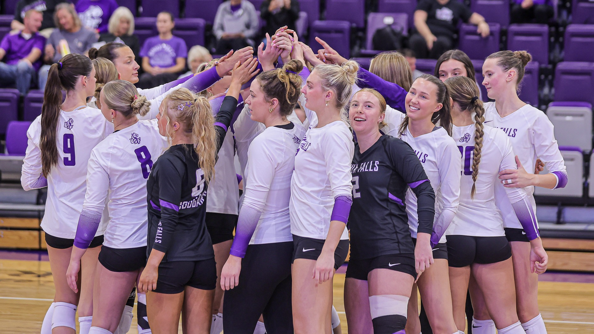 USF Volleyball team huddles up before match against Minnesota State