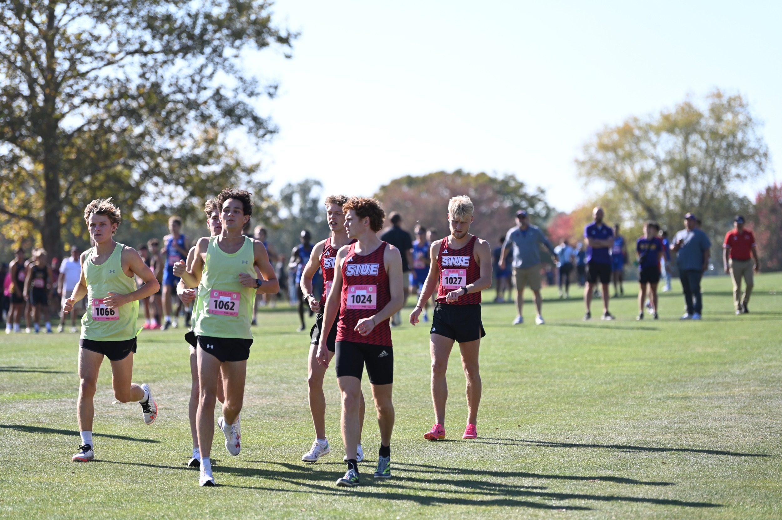 Krieg, Edwards and Luttrell warm up for Bradley Pink