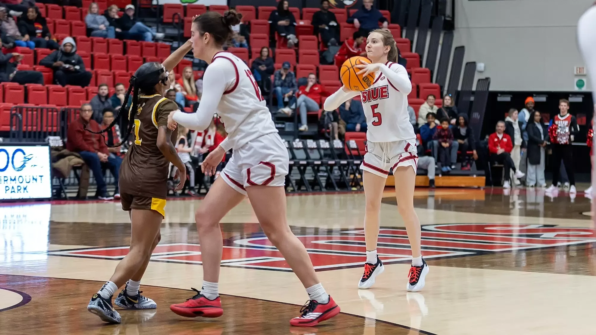 WBB Women’s Basketball v Harris-Stowe 12-14-25:SIUE Cougars women’s basketball host the Harris-Stowe Hornets for a basketball game at the First Community Arena in the Vadalabene Center Sunday, December 14, 2025 on the campus of Southern Illinois University Edwardsville. (Photo: Scott Kane / SIUE Athletics)