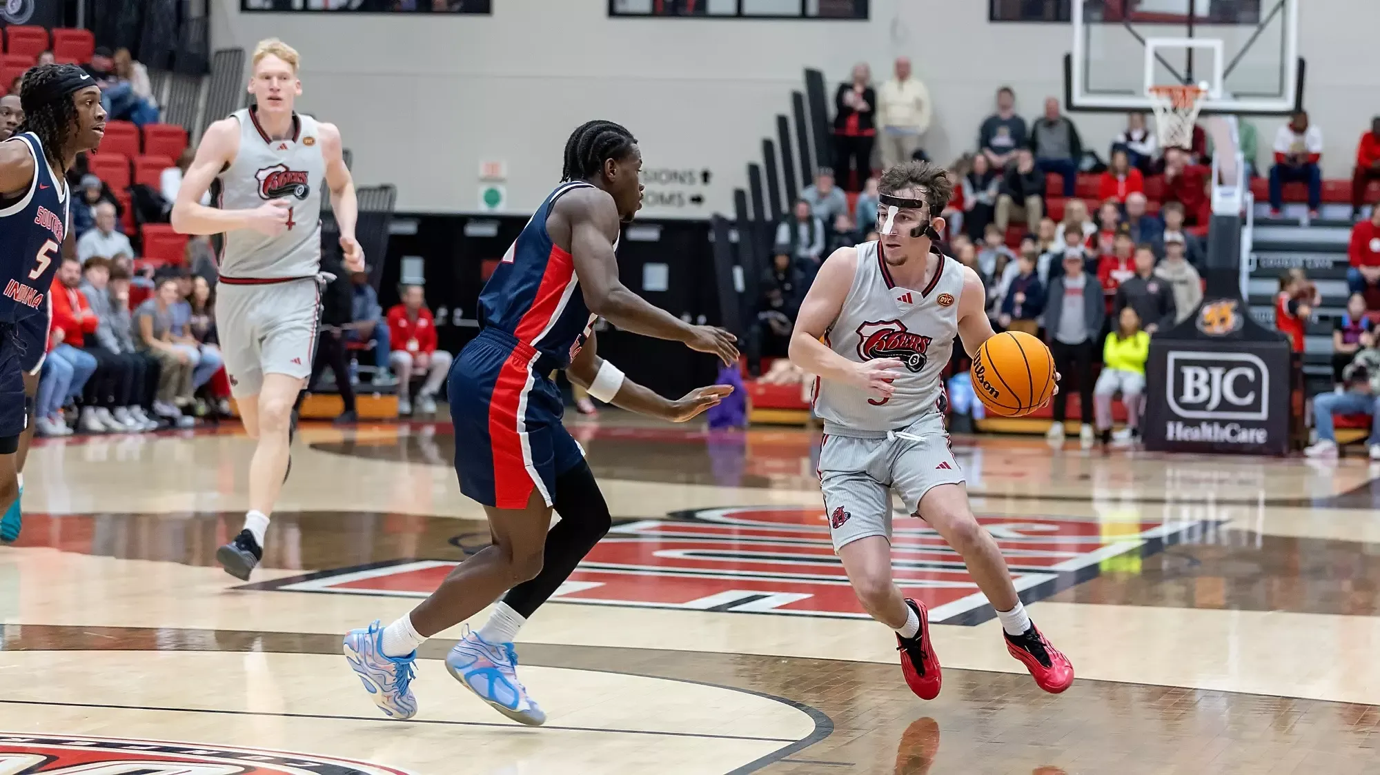 MBB Men’s Basketball vs  Southern Indiana 01-01-26: SIUE Cougars Men’s Basketball host the Southern Indiana Screaming Eagles for a basketball game at the First Community Arena in the Vadalabene Center on the campus of Southern Illinois University Edwardsville, Thursday, January 1, 2026. (Photo: Scott Kane / SIUE Athletics)