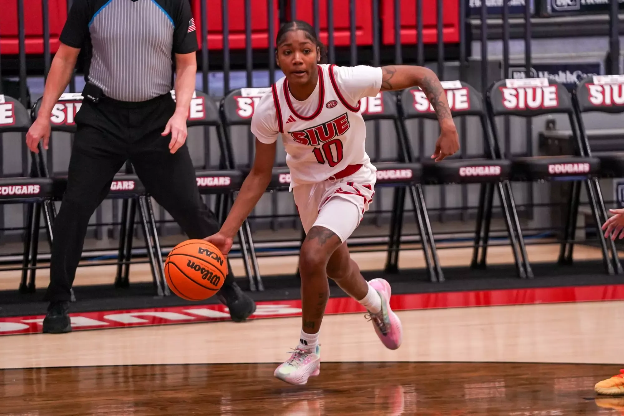 Emiyah Cobb driving to the hoop
