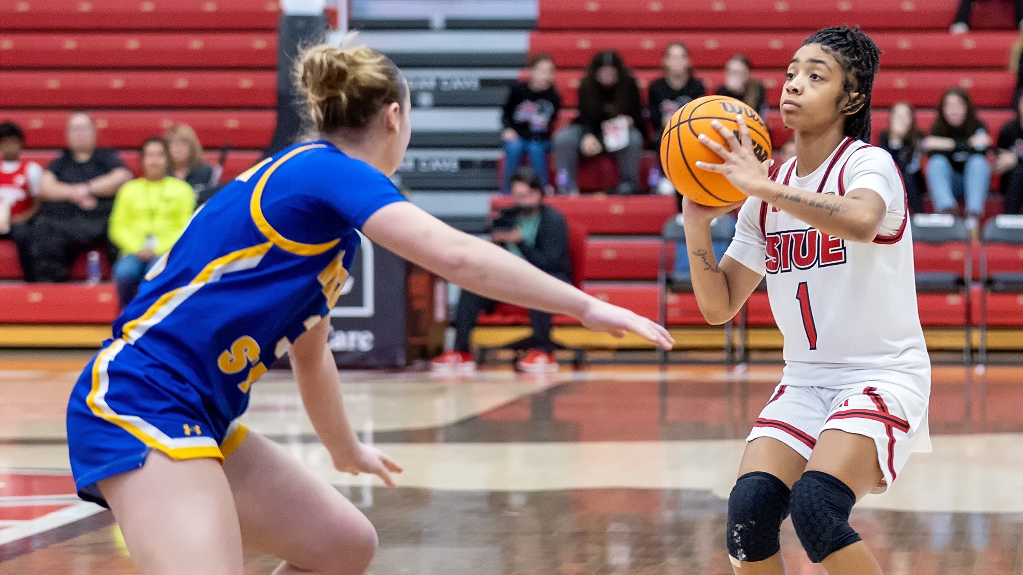WBB Women’s Basketball v Morehead State 01-03-26:SIUE Cougars women’s basketball host the Morehead State Eagles for a basketball game at the First Community Arena in the Vadalabene Center Saturday, January 3, 2026 on the campus of Southern Illinois University Edwardsville. (Photo: Scott Kane / SIUE Athletics)